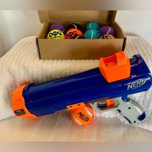 Nerf Dog Blaster, includes 10 balls.- Blue and Orange